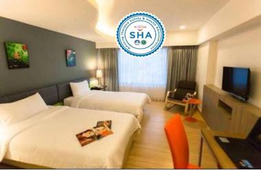 Grand Tower Inn Sathorn Hotel - SHA Plus