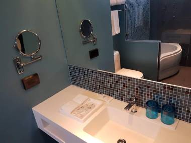 Bizotel Premier Hotel & Residence