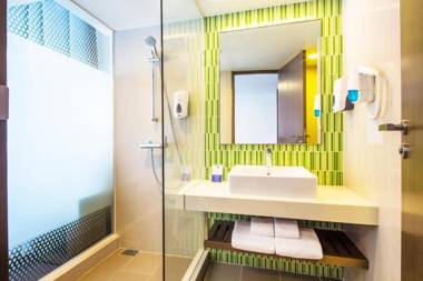 Holiday Inn Express Bangkok Sukhumvit 11 an IHG Hotel - Free Breakfast