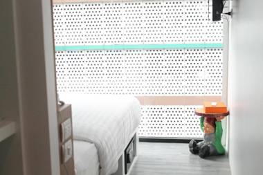 S Box Sukhumvit Hotel - SHA Extra Plus