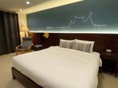 The Royal Bee Aparthotel