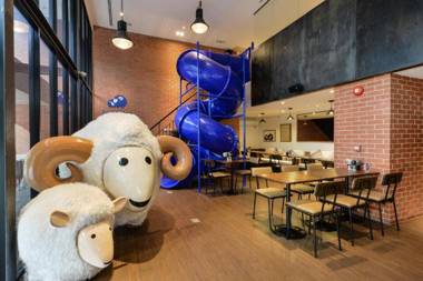 Kokotel Bangkok Surawong