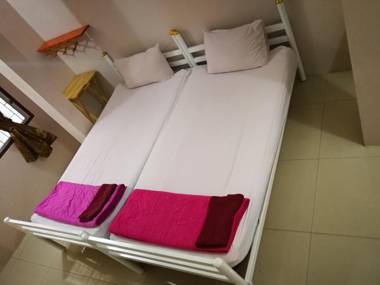 Honey Place Guesthousespecial rate for long stay