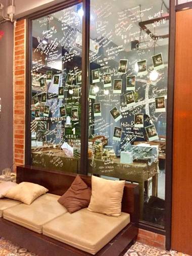 The neighbor hoot hostel & cafe