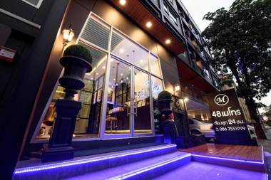 48 Metro Hotel