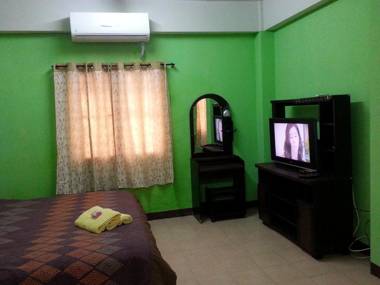 Roong-Arun Apartment