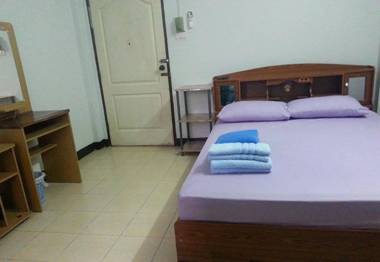 Roong-Arun Apartment