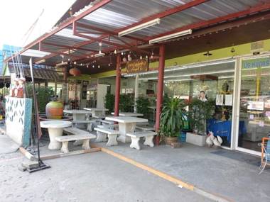 Pa Chalermchai Guesthouse