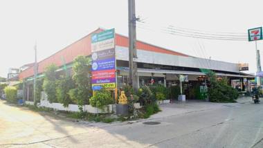 Pa Chalermchai Guesthouse