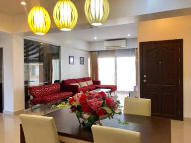 14 Place Sukhumvit Suites