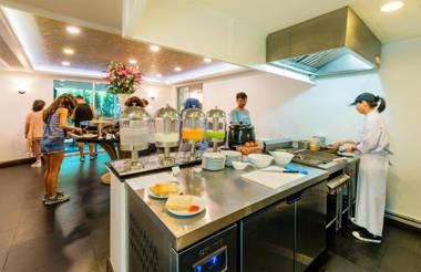 Anajak Bangkok Hotel - SHA Plus