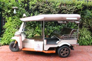 Maverick Ratchada Hotel