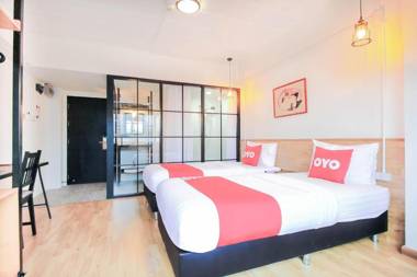 Capital O Vaccinated Staff - OYO 275 Kailub