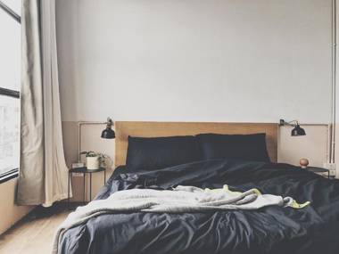 Beige Poshtels + Netflix