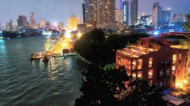Amdaeng Bangkok Riverside Hotel - SHA Plus Certified