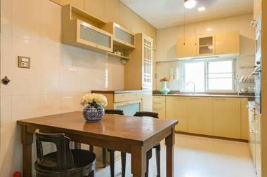 Artisan's Antique House - Silom