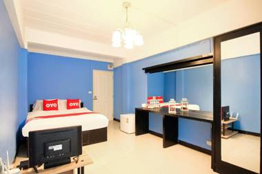 Vaccinated Staff - OYO 427 Chill Apartment