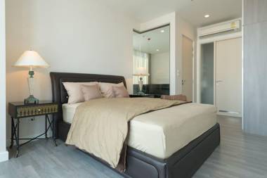 Luxury 1bedroom Step to BTS Wongwienyai
