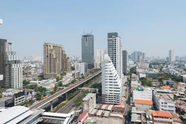 Luxury 1bedroom Step to BTS Wongwienyai