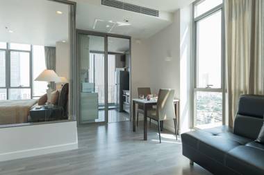 Luxury 1bedroom Step to BTS Wongwienyai