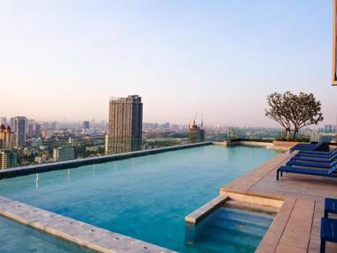 The Quarter Ari by UHG