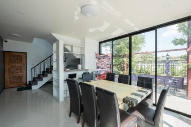 5 Chang Palace Hotel