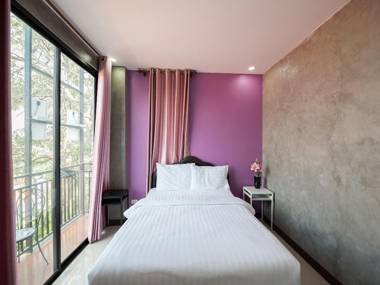 5 Chang Palace Hotel