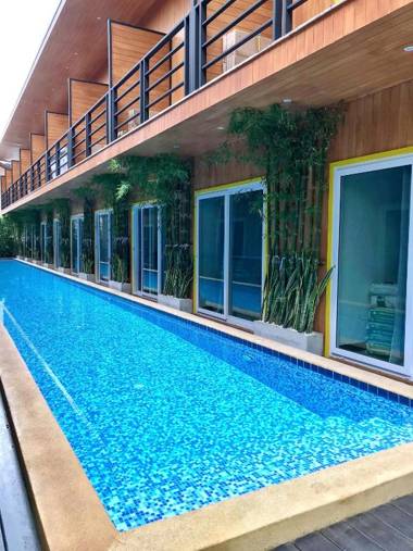 Resort V - MRT Huai Khwang