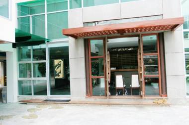 Bansabai Sabaidee Service Apartment