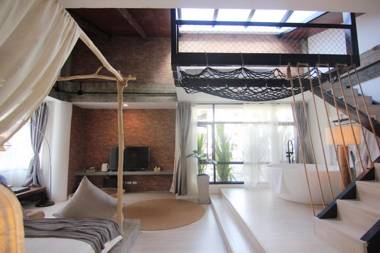 YOLO Bangkok Boutique Hotel