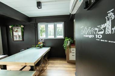 Mango10 House