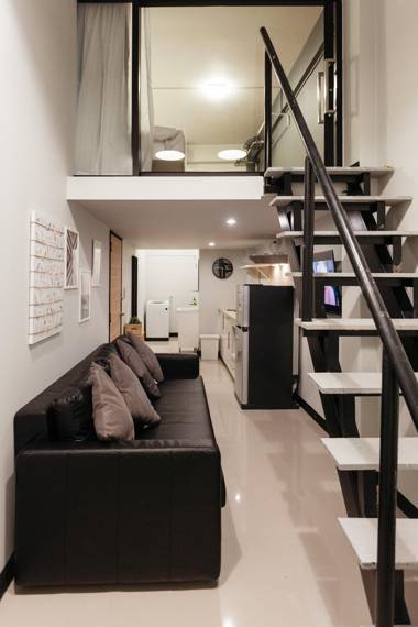 S1 Large Duplex Silom 3 Beds Full Kitchen WIFI