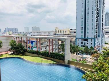 Cozy Swimming pool View Condo @ Taopoon MRT 