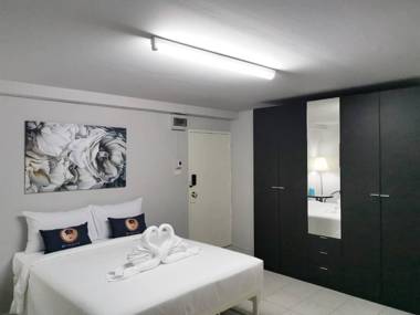 RoomQuest Ratchada MRT Suttisan