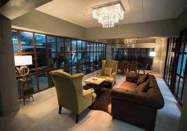 RoomQuest Ratchada MRT Suttisan