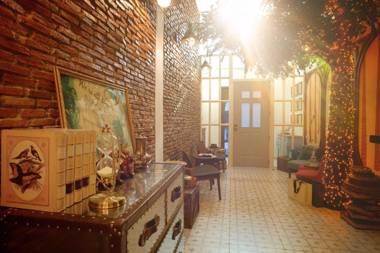 Hide and Seek Boutique Hometel