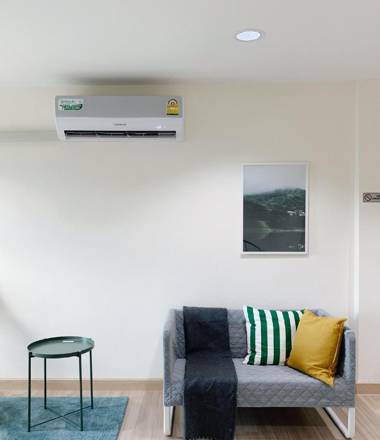 Hostbox Bangkok - King Quadruple Room