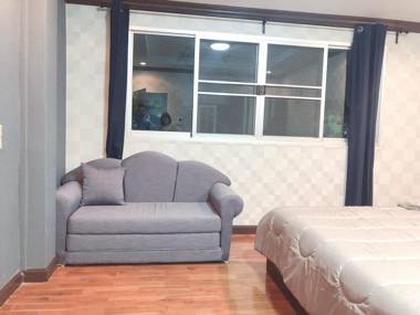 24 hostel Donmuang (Private Room)