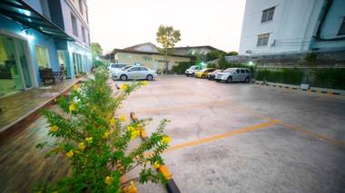 The Willing Hotel and Residence