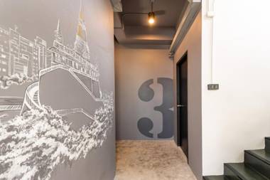 LOBSUEK Hostel หลบศึก โฮสเทล