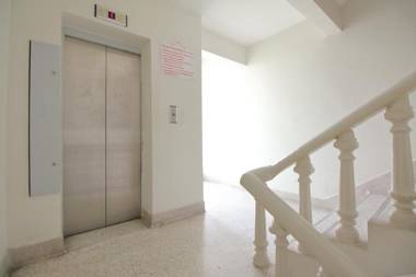 Vaccinated Staff - OYO 498 Ladawan Villa