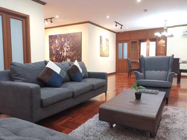 NT Place Sukhumvit Suites