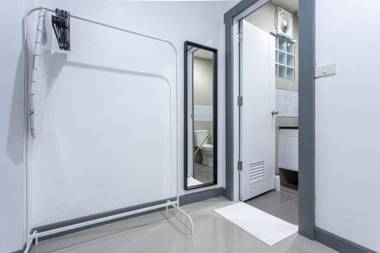 P1 Silom Pan large room full kitchen WIFI 4-6pax