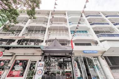 Vaccinated Staff - OYO 615 Bossa House Hostel & Cafe