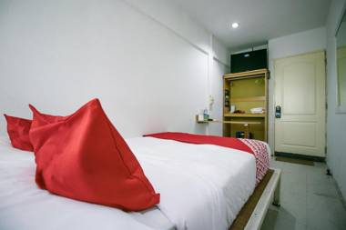 OYO 568 Art Hotel Hua Lamphong