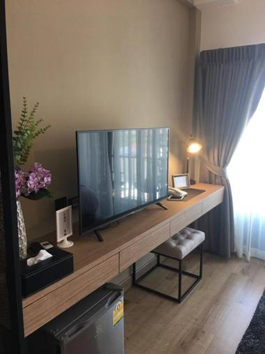 Tree​ for​ rest​ poshtel