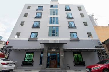 OYO 818 Suksomboon Residence