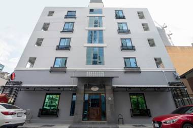 OYO 818 Suksomboon Residence