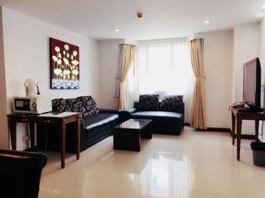 City Plaza Nana Hotel