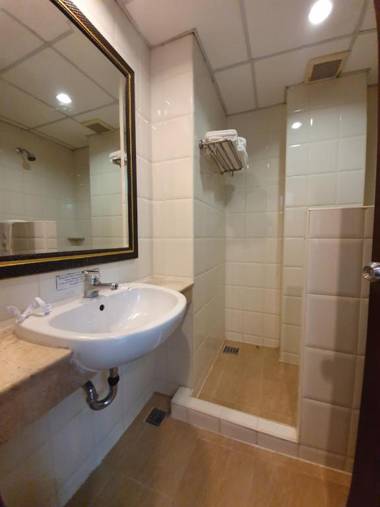 City Plaza Nana Hotel